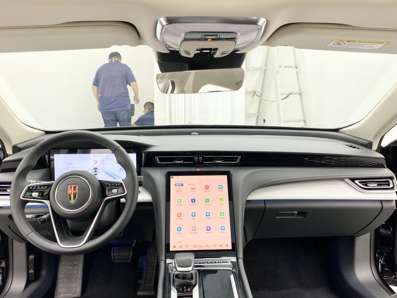 Hongqi H5 Hybrid, 2025 — фото 9 из 12