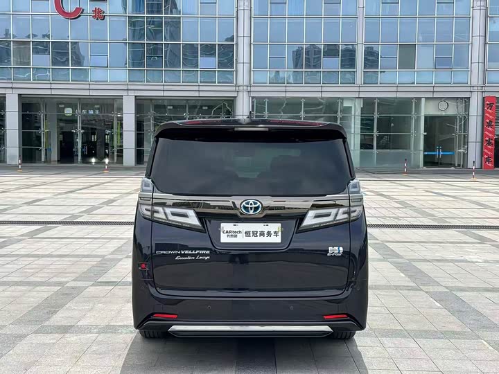 Toyota Vellfire, 2022 — фото 6 из 9