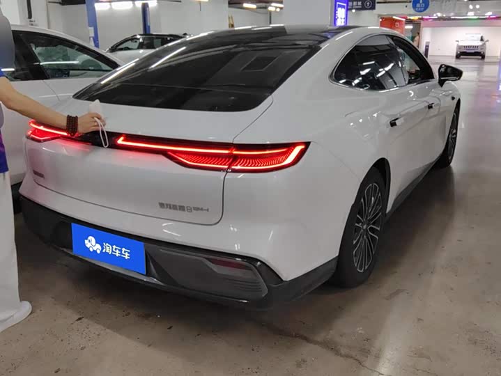 Geely Galaxy Starshine 8 EM-i, 2025 — фото 3 из 9