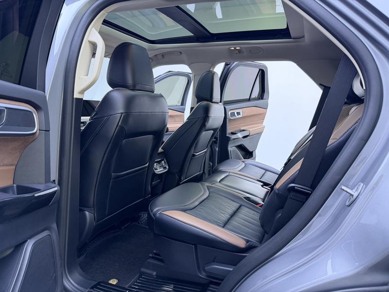 Ford Explorer, 2022 — фото 12 из 12