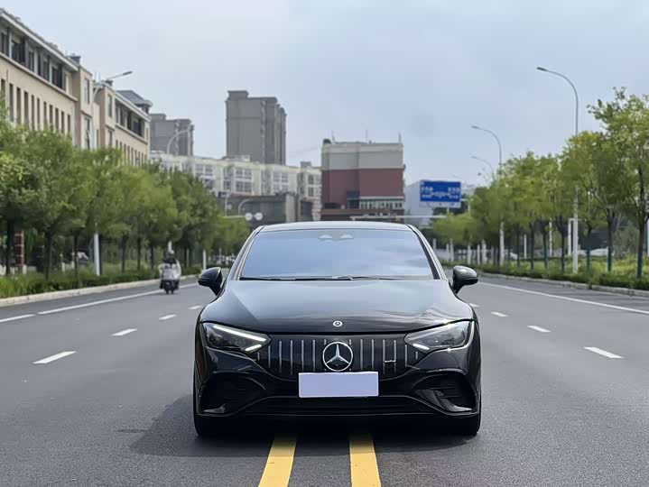 Mercedes-Benz EQE AMG, 2023 — фото 2 из 9