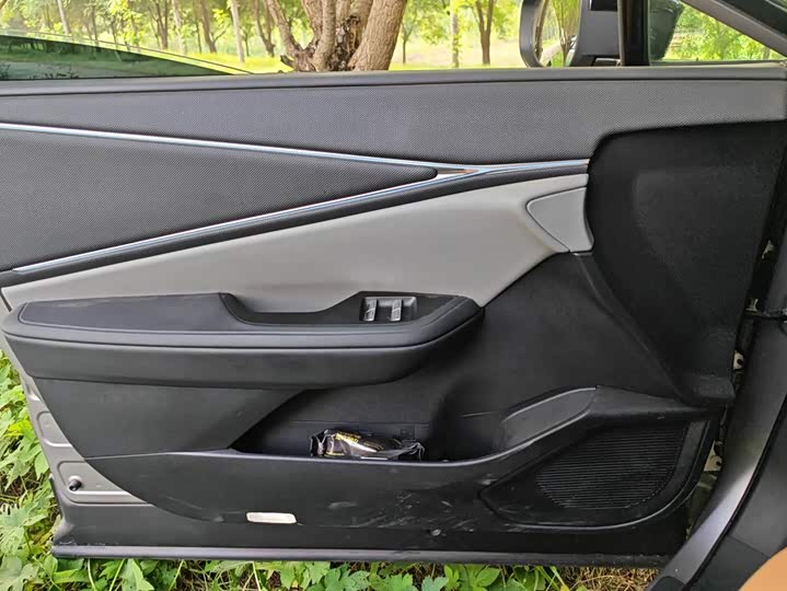 Toyota bZ5, 2025 — фото 6 из 9