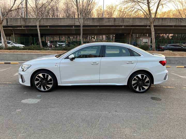 Audi A3, 2023 — фото 7 из 9
