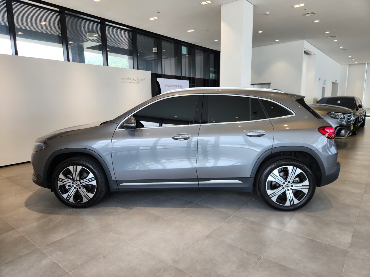 Mercedes-Benz EQA, 2025 — фото 8 из 12