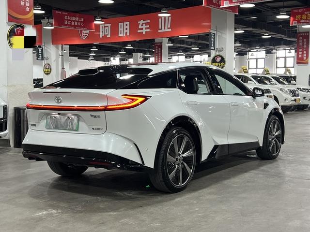 Toyota bZ5, 2025 — фото 6 из 12