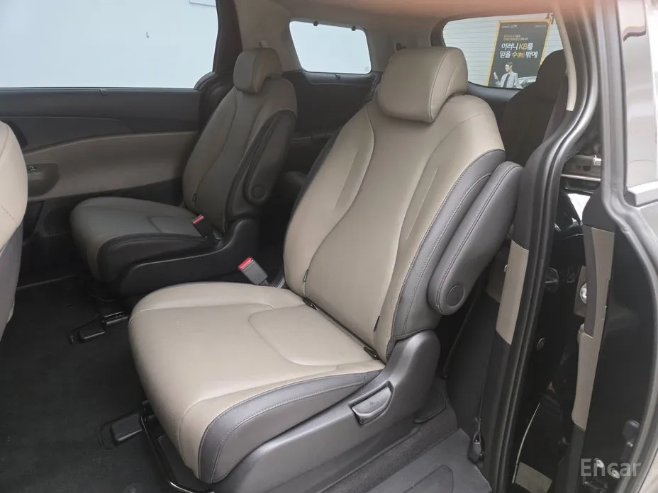 Kia Carnival, 2023 — фото 12 из 12