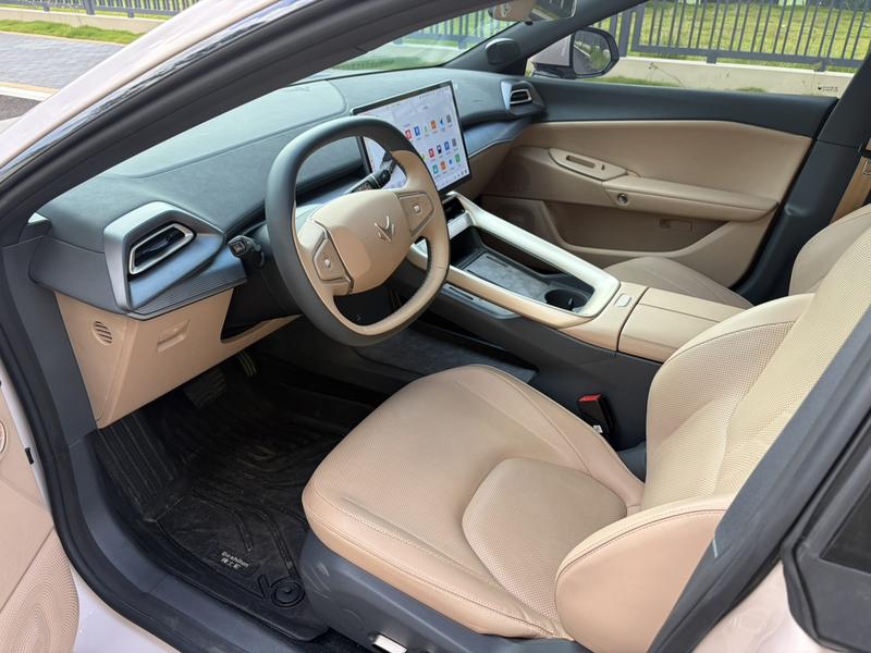 BAIC Arcfox Alpha S5, 2025 — фото 8 из 10