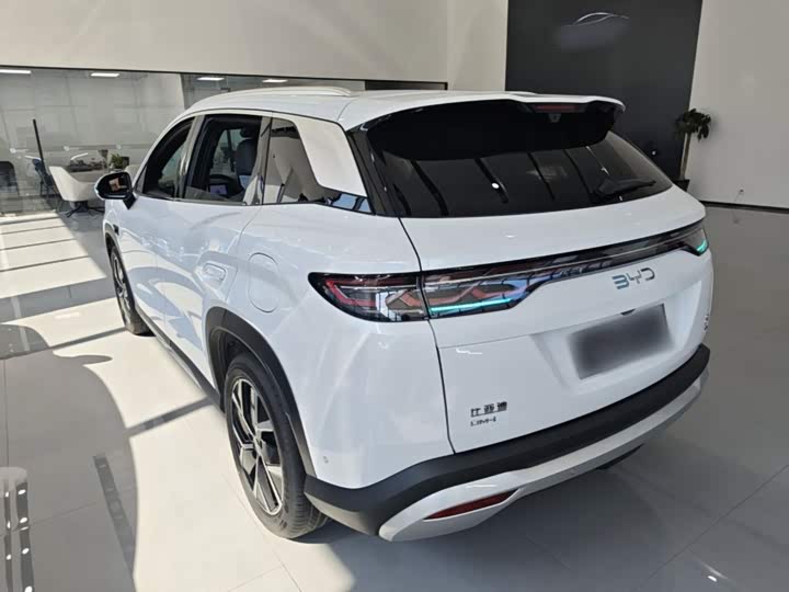 BYD Song L DM-i Hybrid, 2025 — фото 5 из 9